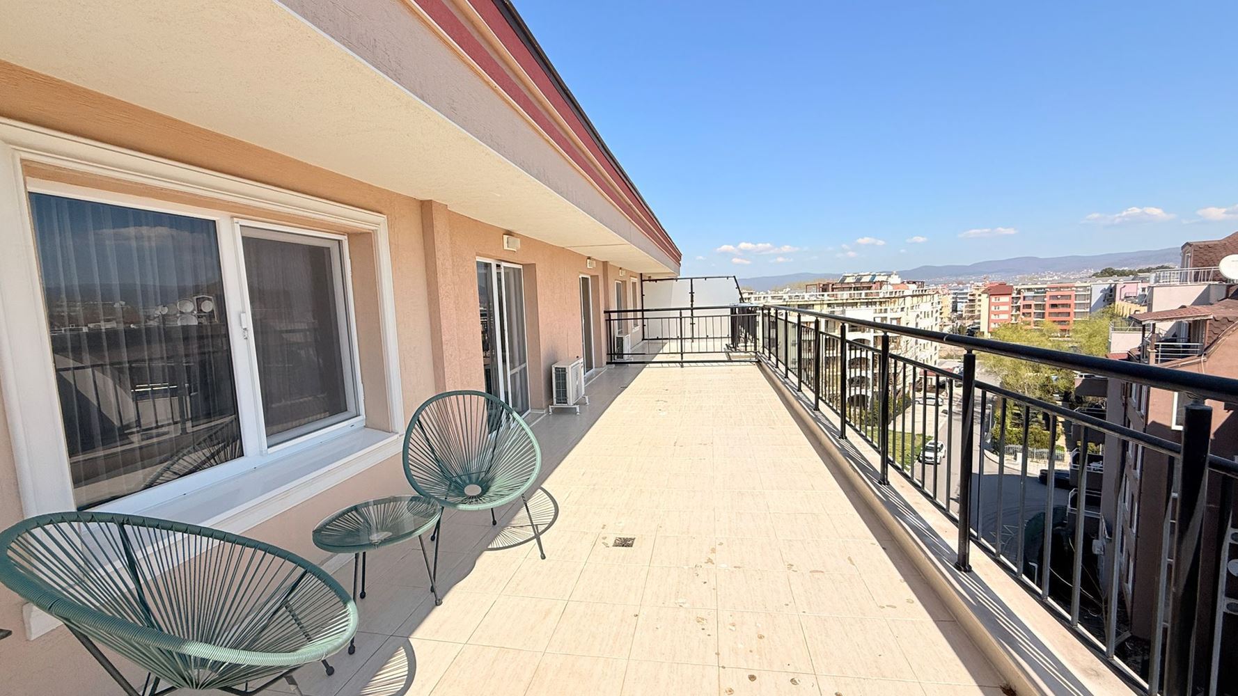 Луксозен мезонет с три спални в сърцето на Слънчев бряг – простор, стил и комфорт на две нива