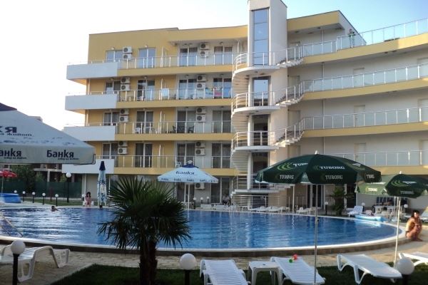 Двустаен апартамент на първа линия с морска гледка в Царево – лукс, спокойствие и уникална локация
