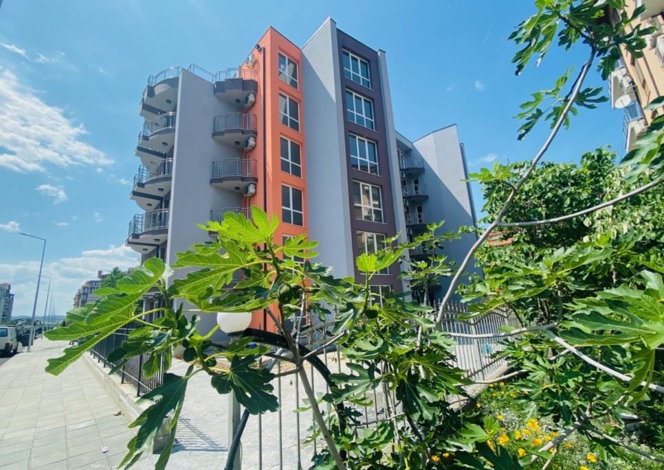 Луксозно обзаведен двустаен апартамент в Слънчев бряг – спокойствие, зеленина и отлична локация