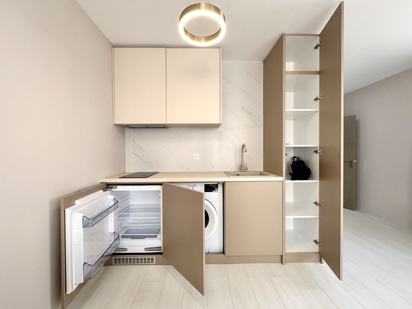 Уютен двустаен апартамент с гледка към басейн и зелени площи в Слънчев бряг – готов за ползване