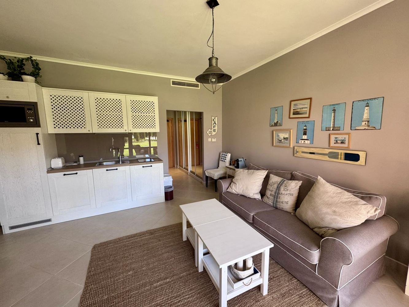 Луксозен двустаен апартамент в престижен комплекс на първа линия - комфорт, стил и безкрайни удобства