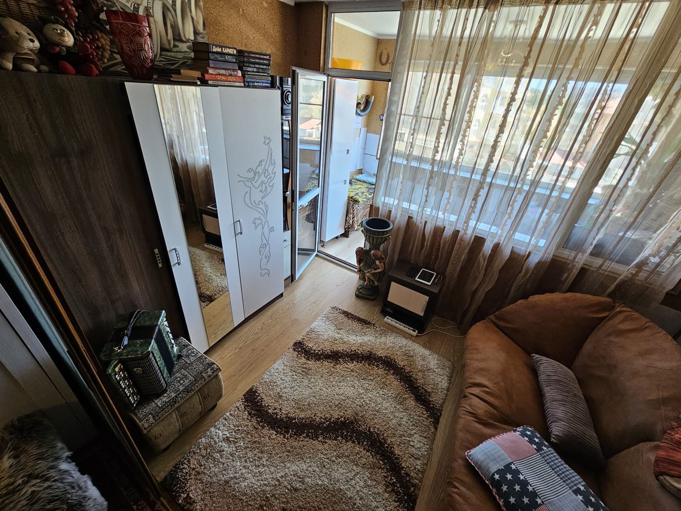 Студио с морска панорама в Свети Влас – с паркомясто и без такса поддръжка