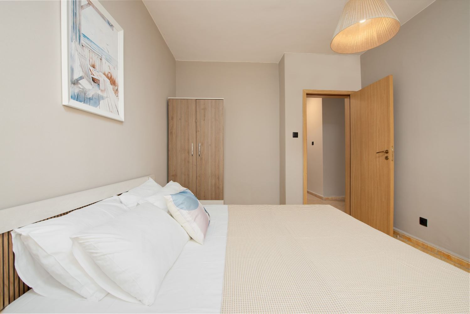 Стилно реновиран тристаен апартамент с две спални в поддържан комплекс в Слънчев бряг – комфорт, спокойствие и отлична локация