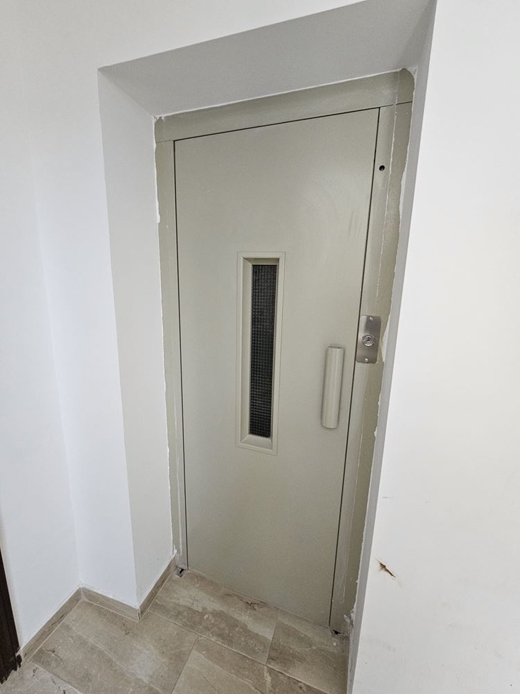 Просторен и светъл тристаен апартамент с две големи тераси в Меден Рудник – идеален за семейство или инвестиция