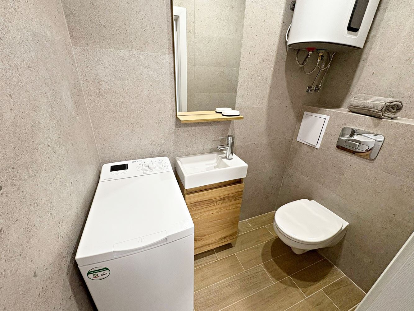 Две независими жилищни пространства с морска гледка в центъра на Свети Влас – дизайнерски интериор и собствено паркомясто