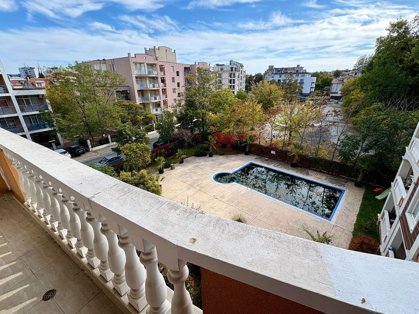 Слънчев бряг – уютен двустаен апартамент с гледка към басейна, на пет минути от плажа