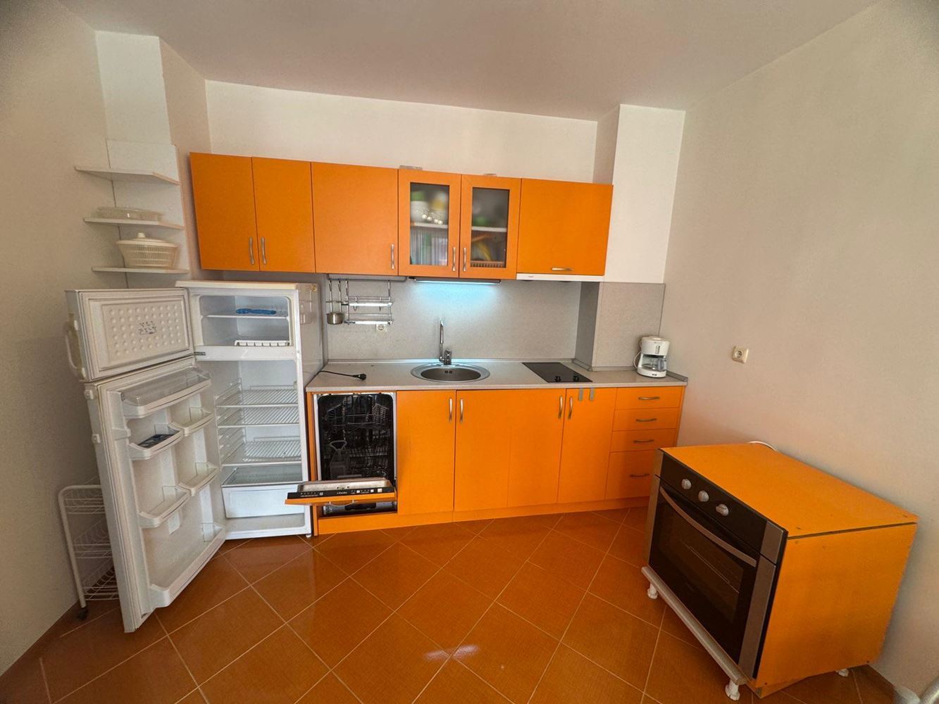 Двустаен апартамент на партер в стария град на Поморие – близо до морето