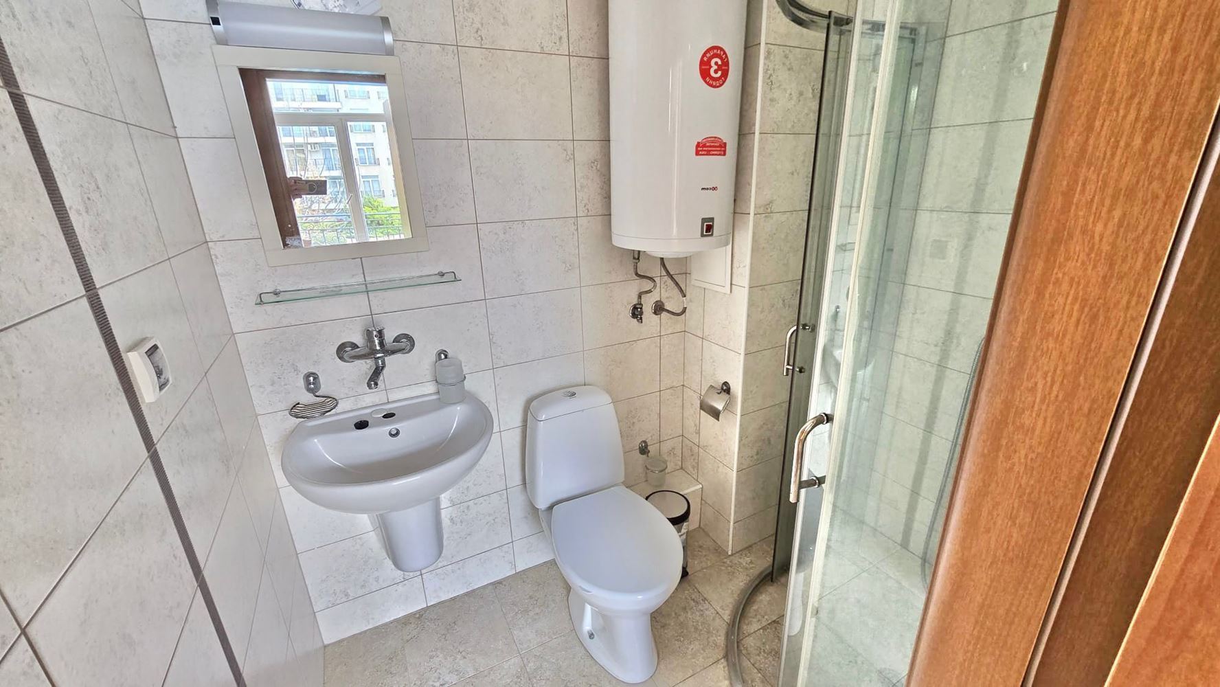 Уют, стил и комфорт на морето – тристаен апартамент в сърцето на Слънчев бряг