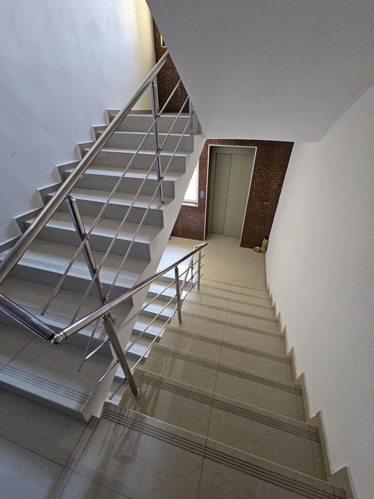 Студио с морска панорама в Свети Влас – с паркомясто и без такса поддръжка