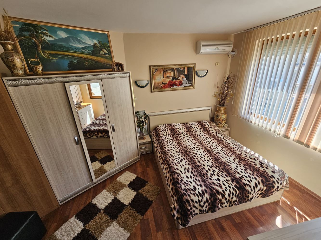 Двустаен апартамент с морска панорама в Свети Влас – престиж, комфорт и локация на 100 м от плажа. С паркомясто в комплекса