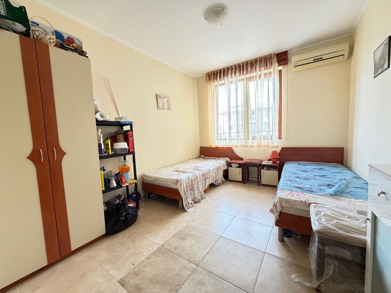 Апартамент с две спални и изглед към басейна в Несебър – простор, комфорт и отлична локация на 300 метра от морето